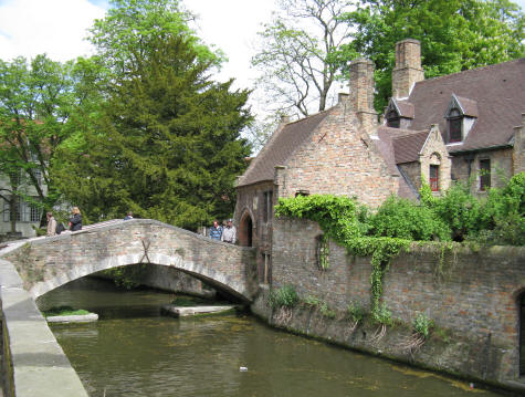 Bridge to Gruunthuse Museum in Bruges